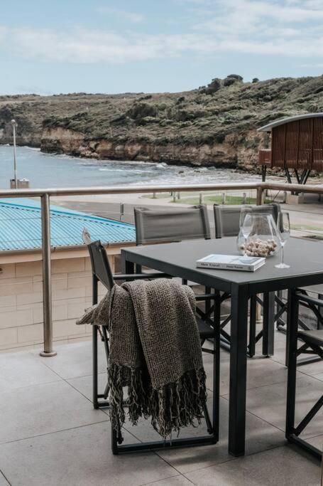 Surf Break At Bayview Villas Sea View Port Campbell Exterior photo